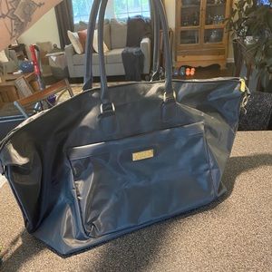 Jessica Simpson gray weekender bag